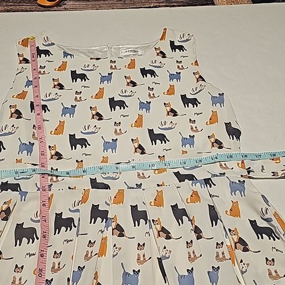 Calling all cat lovers!classic style dress with cats everywhere!size medium - Picture 7 of 12